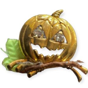 Sale‼️Pumpkin Gold Tone Brooch- EUC